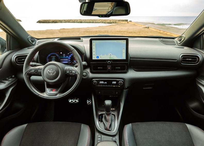 2025 Toyota Yaris 1.5 Hibrit 116 HP Flame e-CVT Teknik Özellikleri, Yakıt Tüketimi