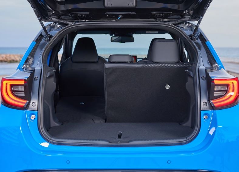 2025 Toyota Yaris 1.5 Hibrit 116 HP Flame e-CVT Teknik Özellikleri, Yakıt Tüketimi