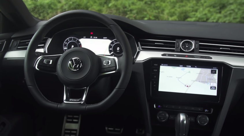2017 Volkswagen Arteon 1.5 TSI R-Line Karşılaştırması