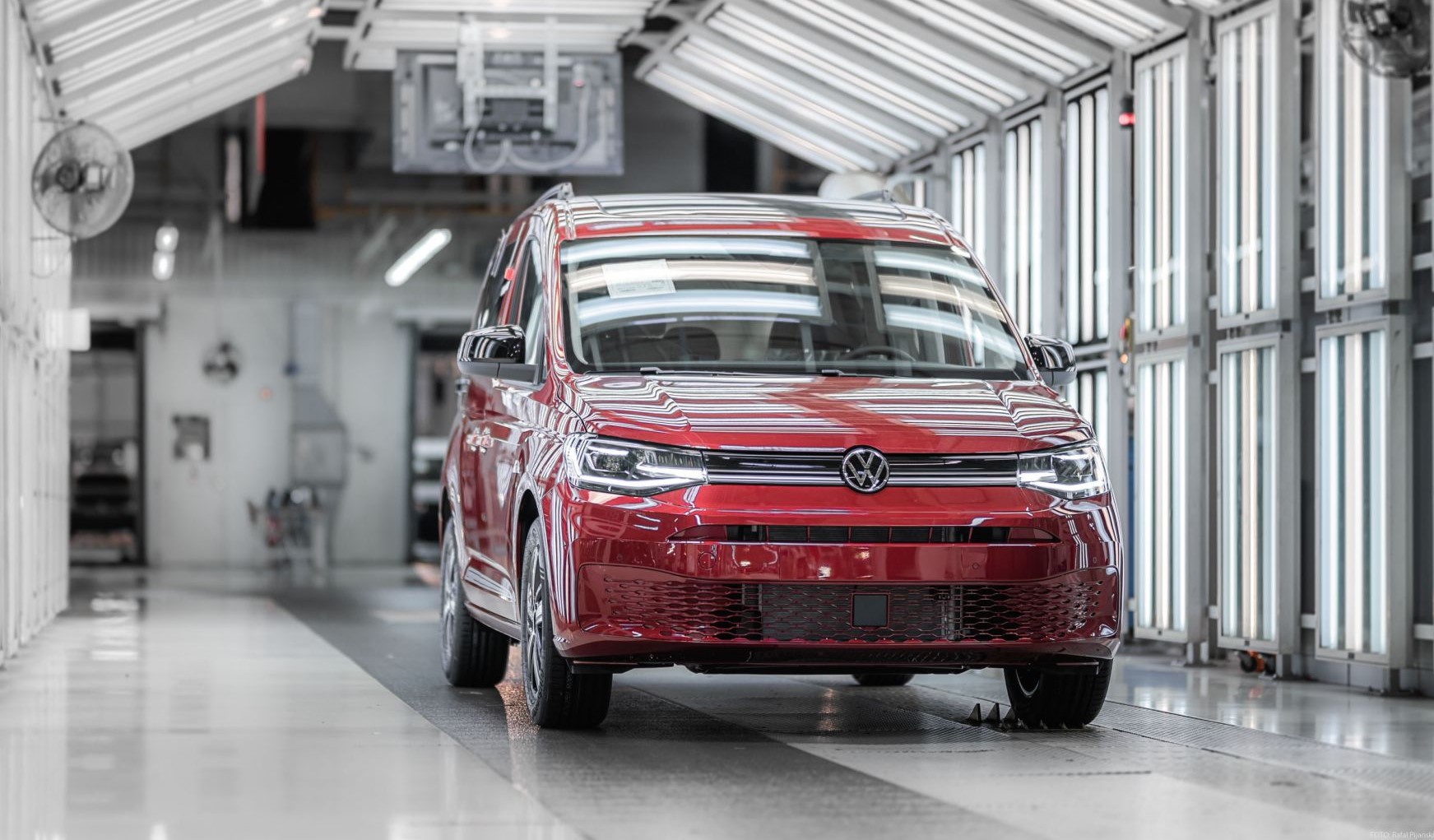 2021 Volkswagen Caddy 2.0 TDI Style Karşılaştırması