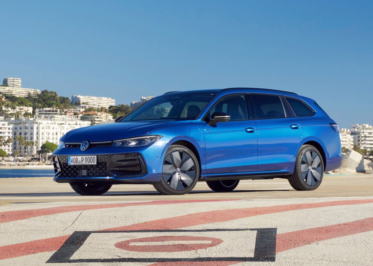 2024 Volkswagen Passat Sedan 1.5 eTSI (150 HP) R-Line DSG Teknik Özellikler, Ölçüler ve Bagaj Hacmi