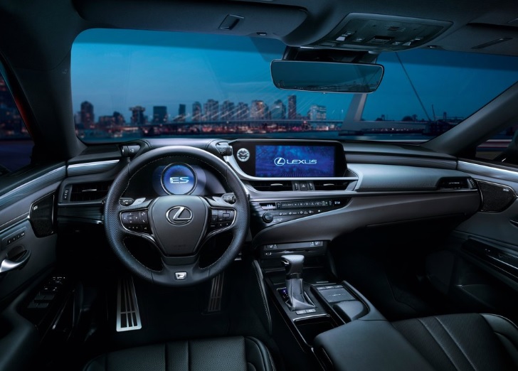2020 Lexus ES 300h 2.5 218 HP Business e-CVT Teknik Özellikleri, Yakıt Tüketimi
