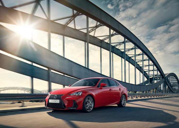 2020 Lexus IS Sedan 300h 2.5 (223 HP) Executive e-CVT Özellikleri - arabavs.com