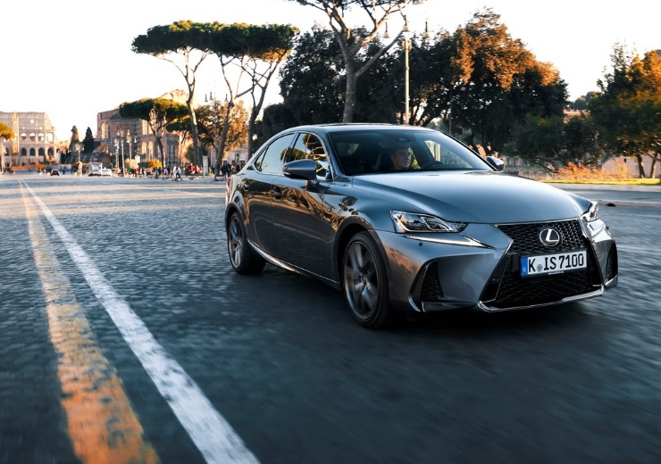 2020 Lexus IS 300h 2.5 223 HP Comfort e-CVT Teknik Özellikleri, Yakıt Tüketimi