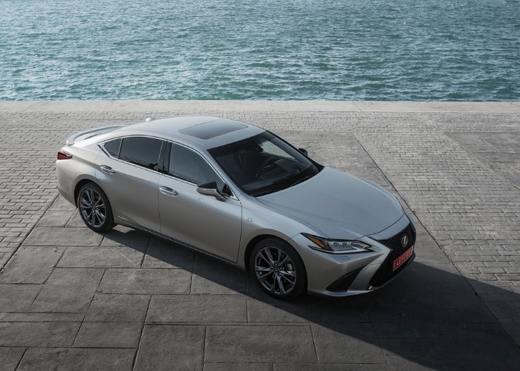 2020 Lexus ES 300h 2.5 218 HP Business e-CVT Teknik Özellikleri, Yakıt Tüketimi