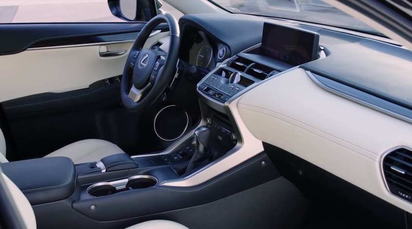 2019 Lexus NX 2.0 Business Karşılaştırması