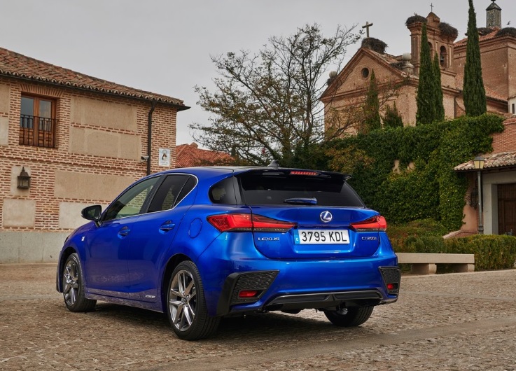 2020 Lexus CT 200h 1.8 136 HP Comfort Plus e-CVT Teknik Özellikleri, Yakıt Tüketimi