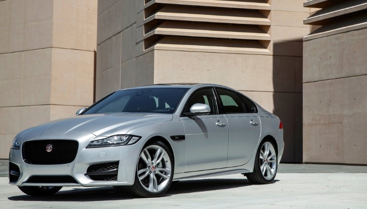 2017 Jaguar XF 2.0 D Prestige Plus Karşılaştırması