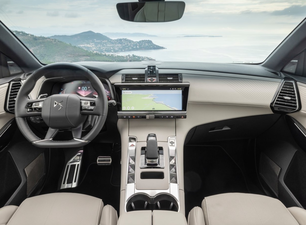 2024 DS DS 7 SUV 1.6 Hibrit (300 HP) Esprit de Voyage Otomatik Teknik Özellikler, Ölçüler ve Bagaj Hacmi