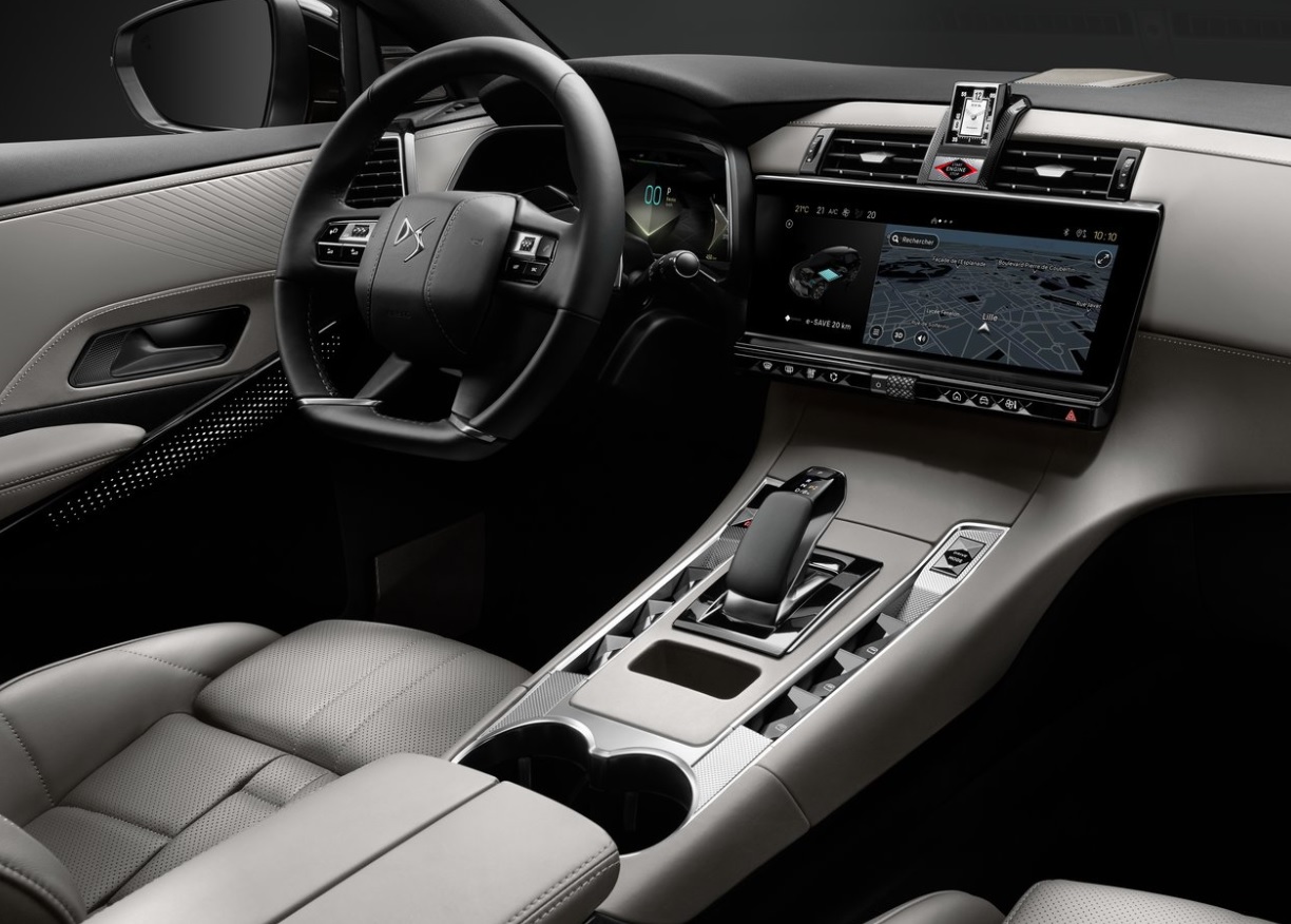 2024 DS DS 7 SUV 1.6 Hibrit (300 HP) Esprit de Voyage Otomatik Teknik Özellikler, Ölçüler ve Bagaj Hacmi