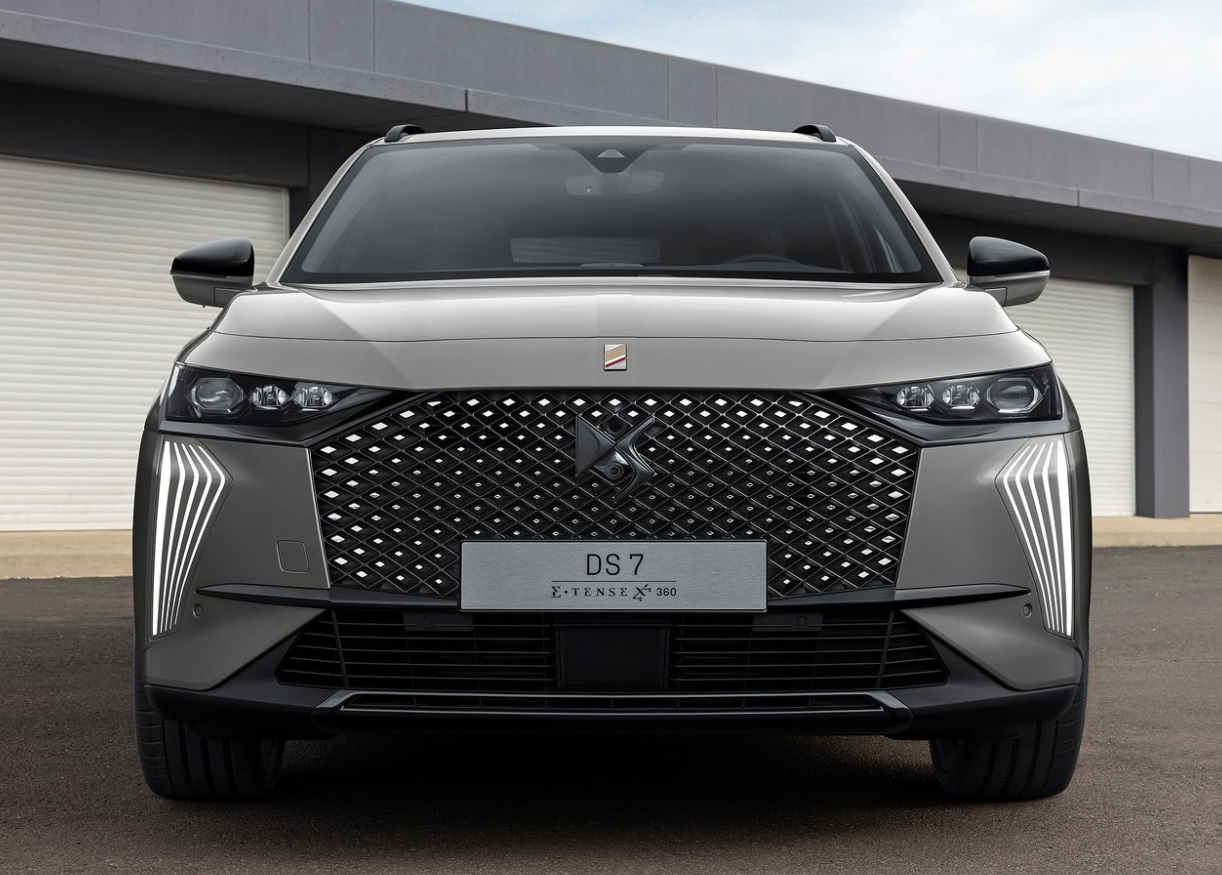 2024 DS DS 7 1.6 Hibrit 300 HP Esprit de Voyage Otomatik Teknik Özellikleri, Yakıt Tüketimi