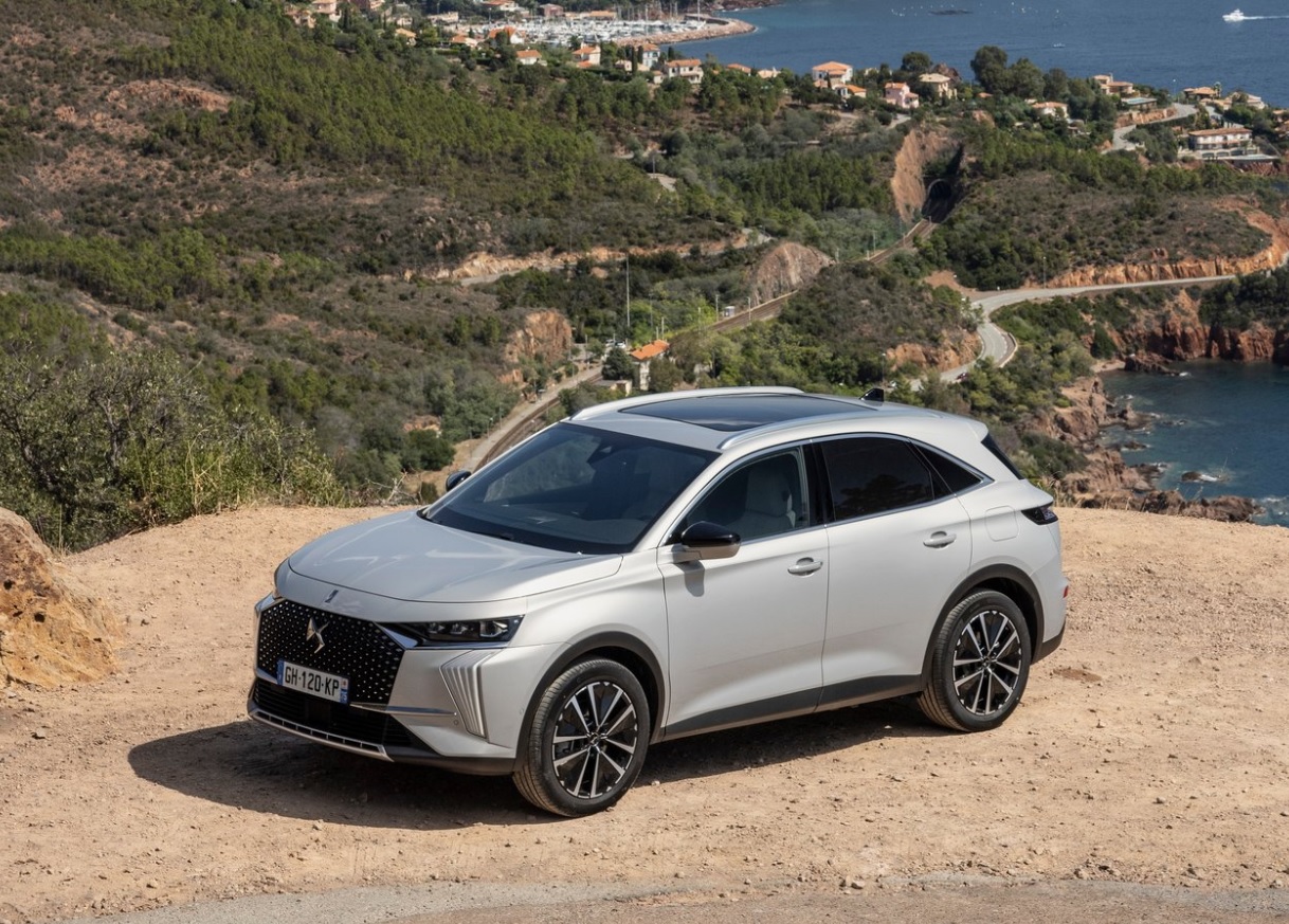 2024 DS DS 7 SUV 1.6 Hibrit (300 HP) Esprit de Voyage Otomatik Teknik Özellikler, Ölçüler ve Bagaj Hacmi