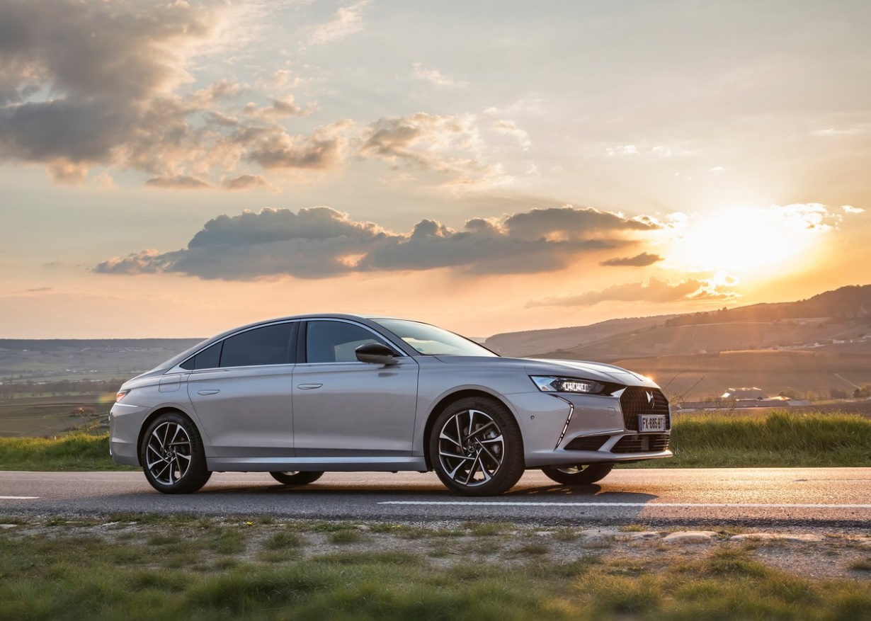 2023 DS DS 9 1.6 PureTech 225 HP Performance Line Otomatik Teknik Özellikleri, Yakıt Tüketimi