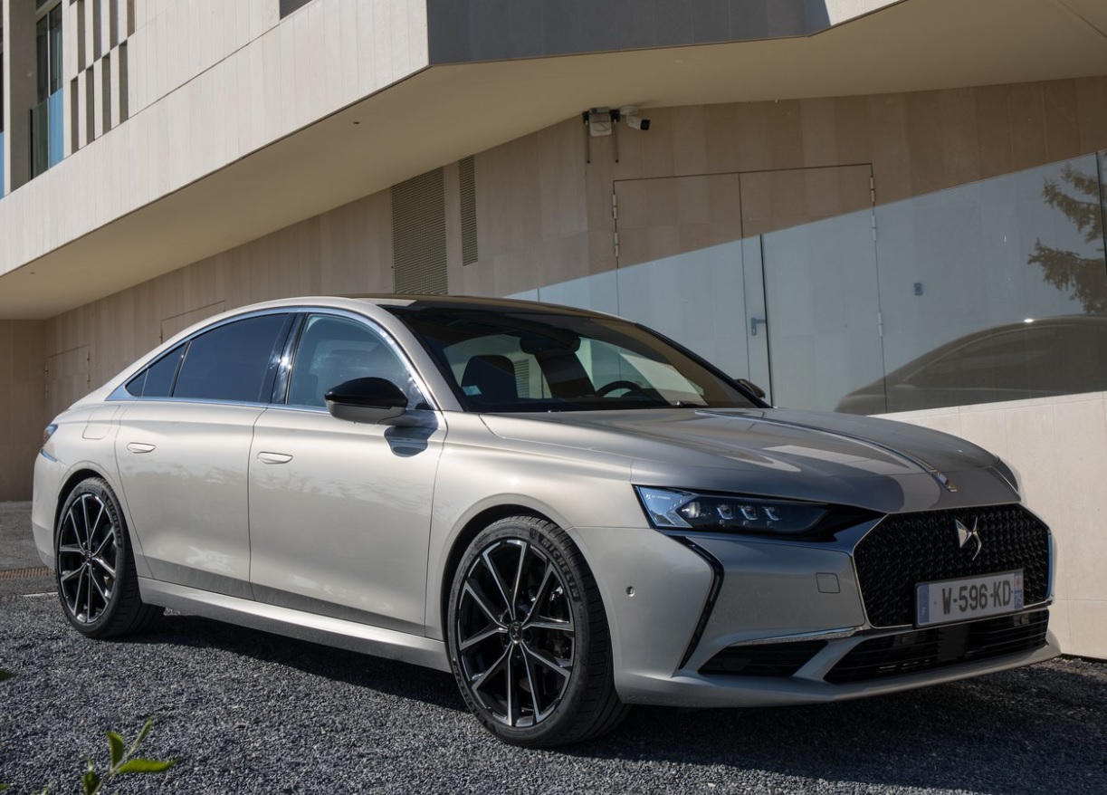 2023 DS DS 9 1.6 PureTech 225 HP Rivoli Plus Otomatik Teknik Özellikleri, Yakıt Tüketimi