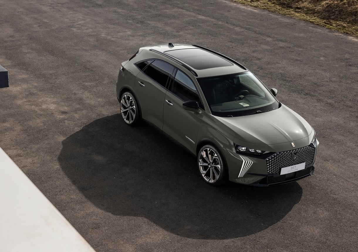 2023 DS DS 7 1.6 Hibrit 300 HP E-Tense Opera Otomatik Teknik Özellikleri, Yakıt Tüketimi