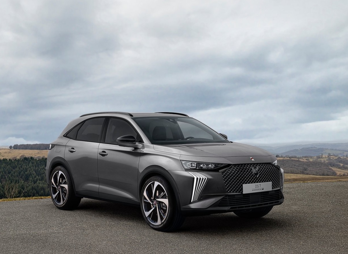 2023 DS DS 7 1.6 Hibrit 300 HP E-Tense Opera Otomatik Teknik Özellikleri, Yakıt Tüketimi