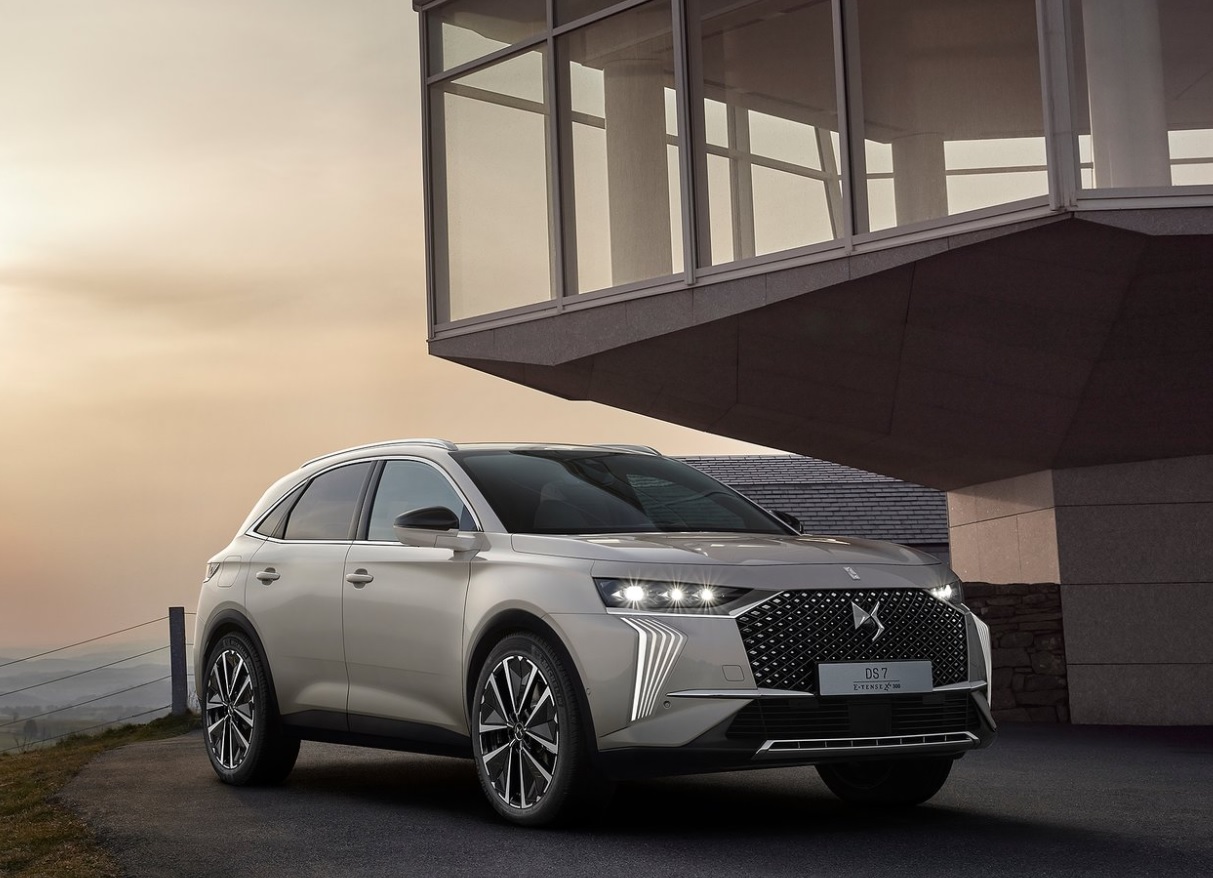 2023 DS DS 7 1.6 Hibrit 300 HP E-Tense Opera Otomatik Teknik Özellikleri, Yakıt Tüketimi