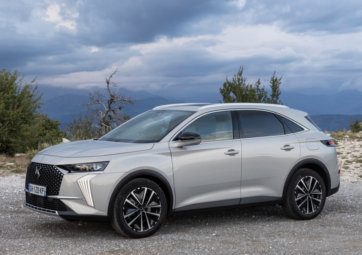 2023 DS DS 7 1.6 Hibrit 300 HP E-Tense Opera Otomatik Teknik Özellikleri, Yakıt Tüketimi