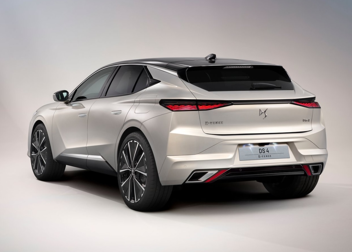 2022 DS DS 4 1.5 BlueHDI 130 HP Trocadero EAT8 Teknik Özellikleri, Yakıt Tüketimi