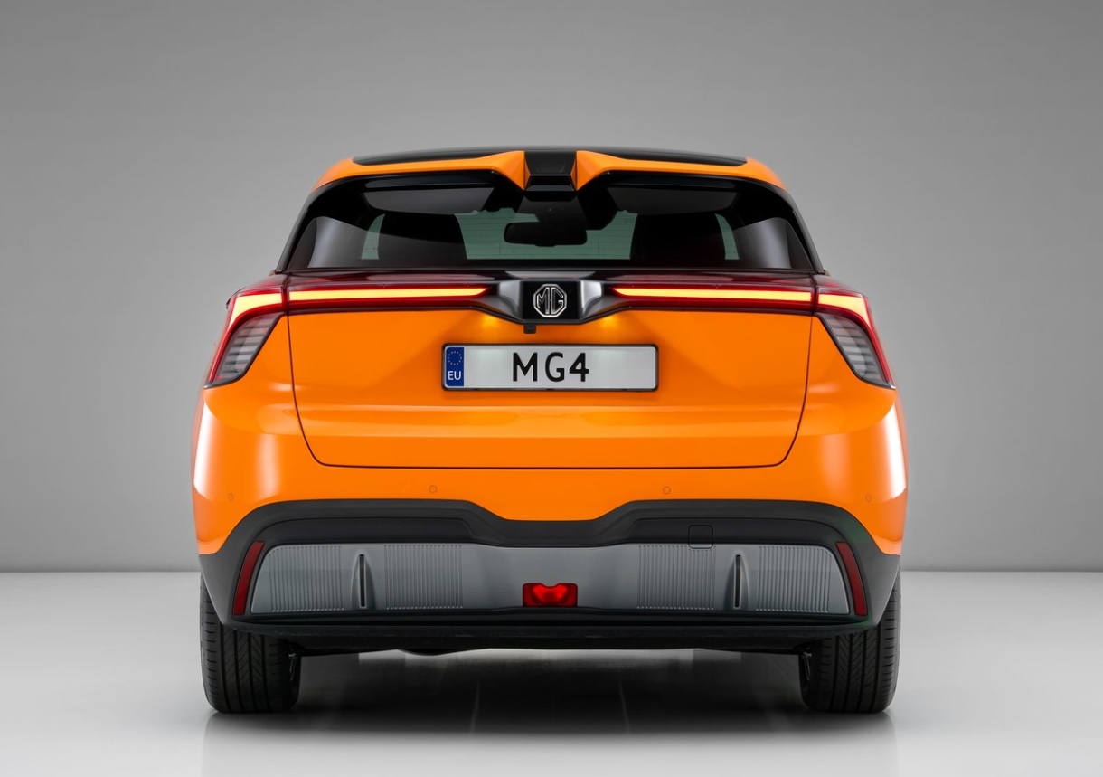 2023 MG MG4 SUV 64 kWsa (204 HP) Luxury AT Teknik Özellikler, Ölçüler ve Bagaj Hacmi