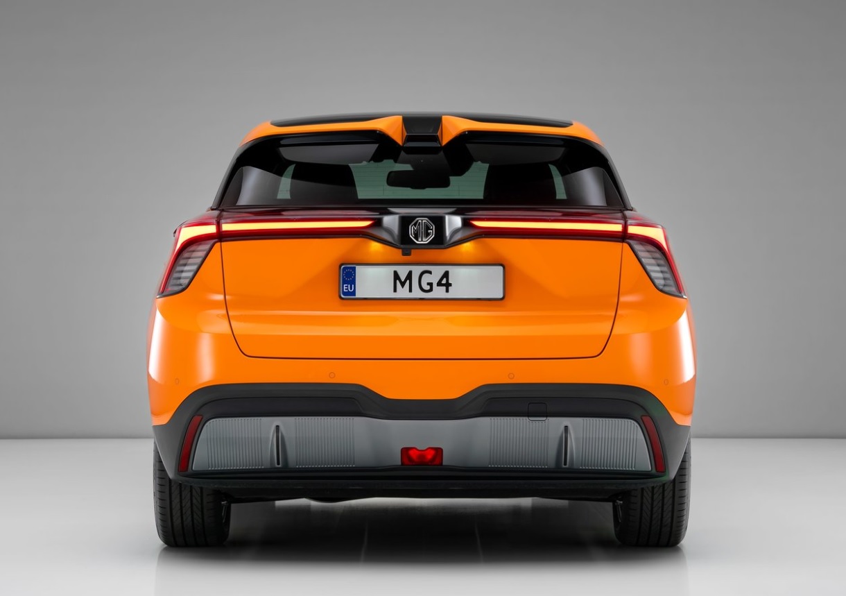 2025 MG MG4 SUV 64 kW (204 HP) Luxury AT Teknik Özellikler, Ölçüler ve Bagaj Hacmi