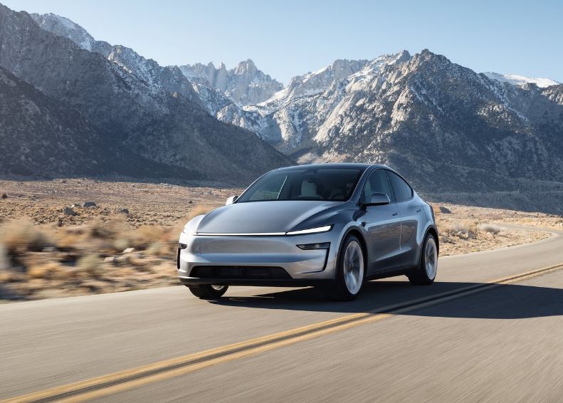 2025 Tesla Model Y 75 kWh Long Range Karşılaştırması