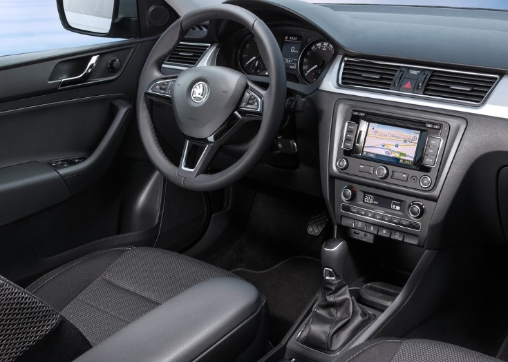 2017 Skoda Rapid Spaceback 1.4 TSI Style Karşılaştırması