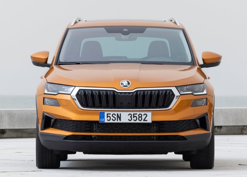 2025 Skoda Karoq 1.5 TSI Prestige Karşılaştırması