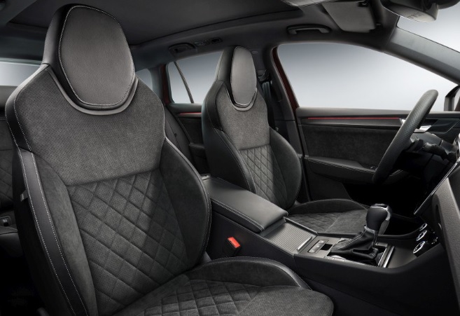 2021 Skoda Superb 1.5 TSI Prestige Karşılaştırması