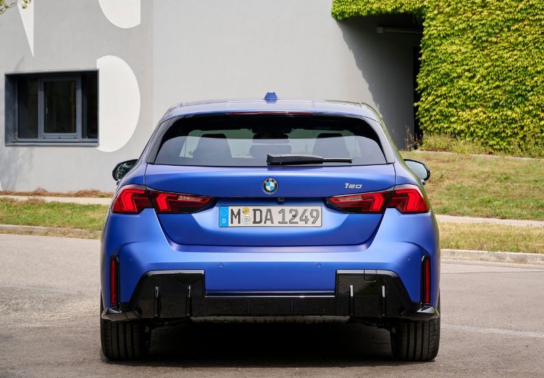 2025 BMW 1 Serisi Hatchback 5 Kapı 120 1.5 (170 HP) Sport Line Otomatik Teknik Özellikler, Ölçüler ve Bagaj Hacmi