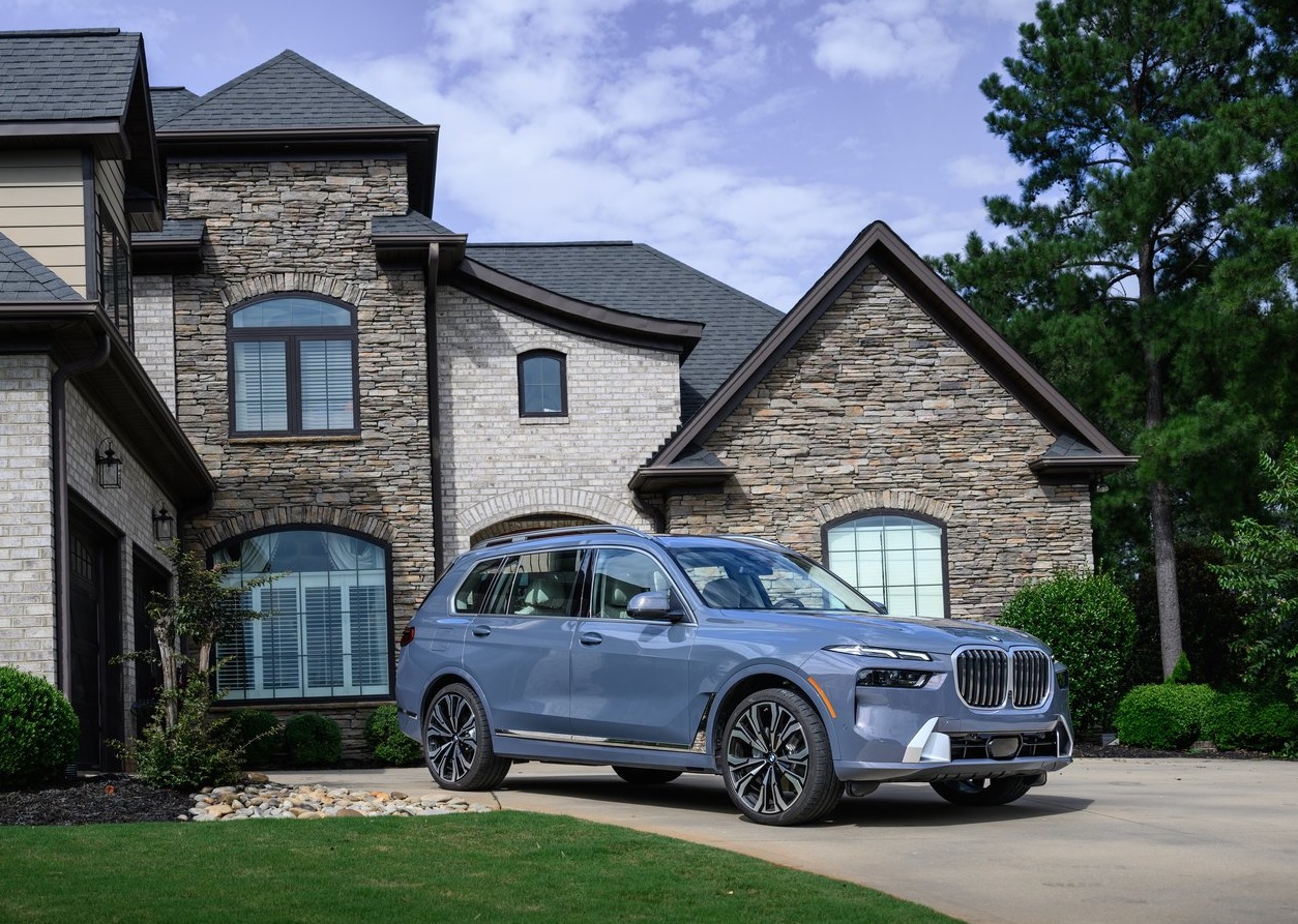 2024 BMW X7 3.0 xDrive40d M Excellence Karşılaştırması