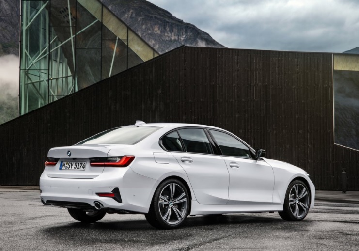 2022 BMW 3 Serisi Sedan 320i 1.6 (170 HP) Sport Line Steptronic Teknik Özellikler, Ölçüler ve Bagaj Hacmi