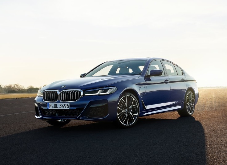 2022 BMW 5 Serisi Sedan 520i 1.6 (170 HP) Luxury Line Steptronic Teknik Özellikler, Ölçüler ve Bagaj Hacmi