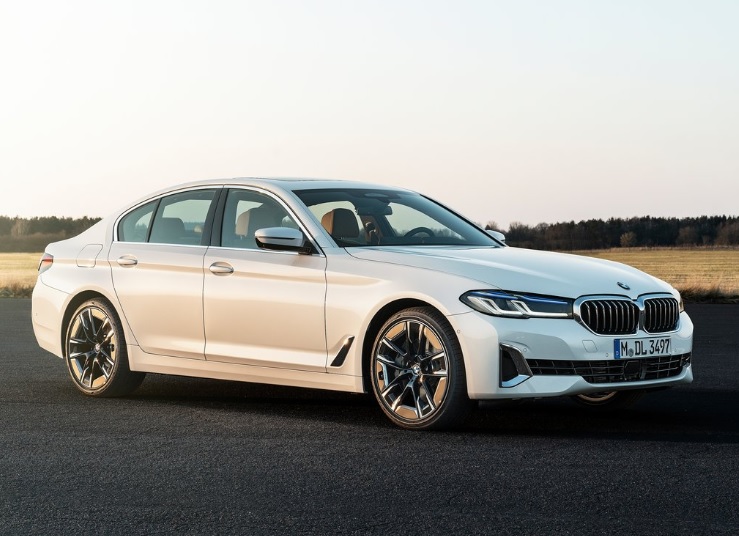 2022 BMW 5 Serisi Sedan 520d 2.0 xDrive (190 HP) Luxury Line Steptronic Teknik Özellikler, Ölçüler ve Bagaj Hacmi