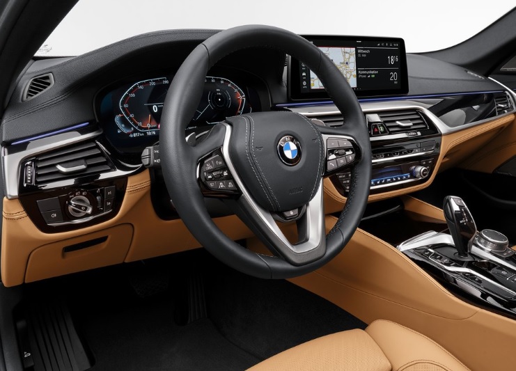 2022 BMW 5 Serisi Sedan 530i 2.0 xDrive (252 HP) Luxury Line Steptronic Teknik Özellikler, Ölçüler ve Bagaj Hacmi