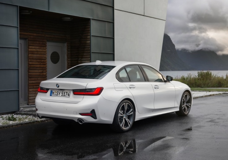 2022 BMW 3 Serisi 320i 1.6 170 HP Sport Line Steptronic Teknik Özellikleri, Yakıt Tüketimi