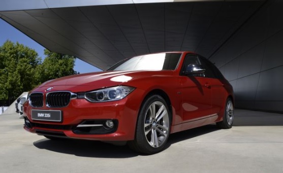 2015 BMW 3 Serisi 320d Standart Karşılaştırması