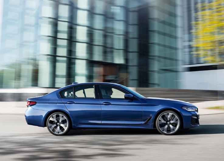 2023 BMW 5 Serisi 530i 2.0 xDrive 252 HP Luxury Line Steptronic Teknik Özellikleri, Yakıt Tüketimi