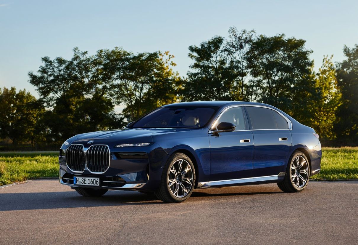 2025 BMW 7 Serisi Sedan 740Ld xDrive 3.0 (300 HP) M Excellence Steptronic Teknik Özellikler, Ölçüler ve Bagaj Hacmi