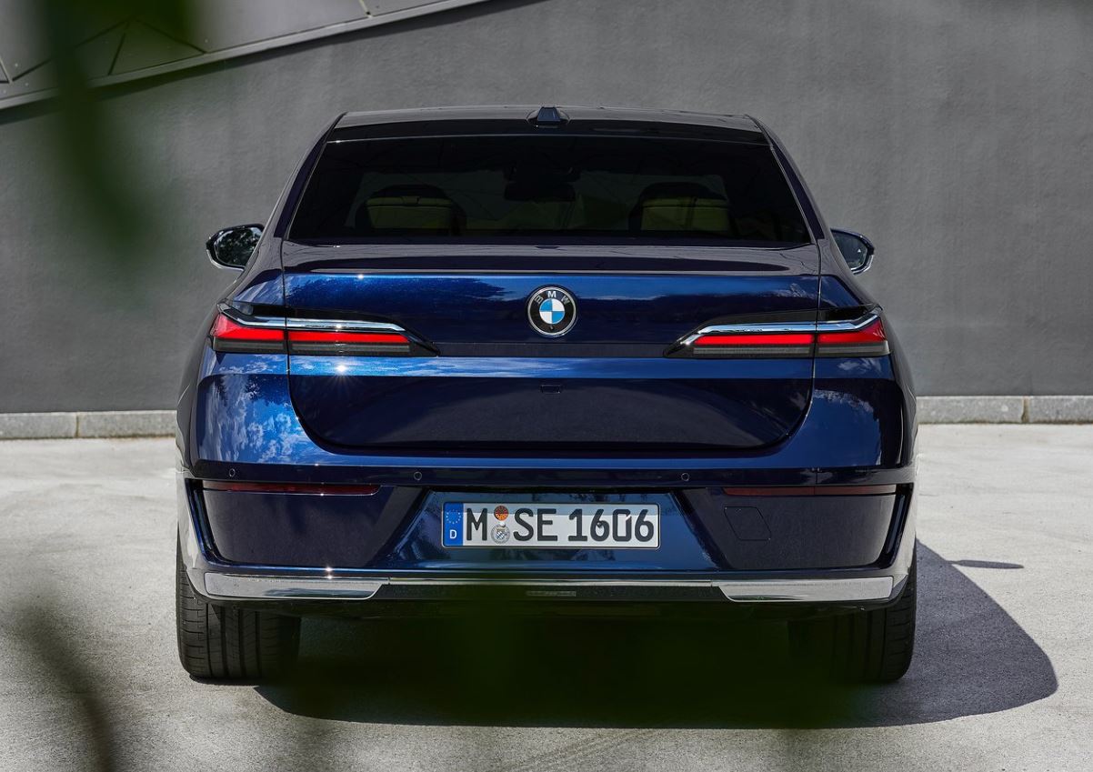 2026 BMW 7 Serisi 740Ld xDrive 3.0 300 HP Pure Excellence Steptronic Teknik Özellikleri, Yakıt Tüketimi