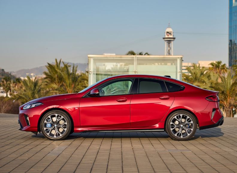 2025 BMW 2 Serisi 220 1.5 170 HP M Sport Otomatik Teknik Özellikleri, Yakıt Tüketimi