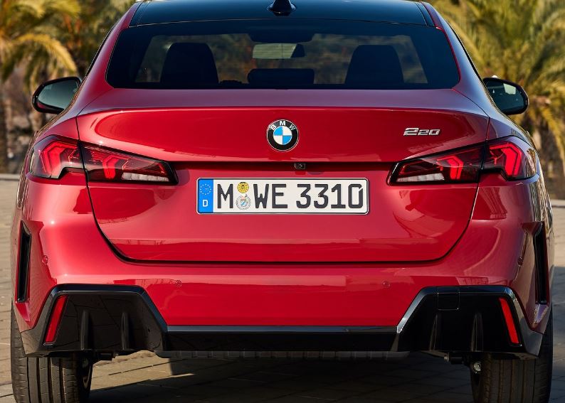 2025 BMW 2 Serisi 220 1.5 170 HP M Sport Otomatik Teknik Özellikleri, Yakıt Tüketimi