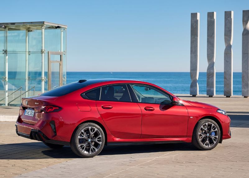 2026 BMW 2 Serisi 220 1.5 170 HP M Sport Otomatik Teknik Özellikleri, Yakıt Tüketimi