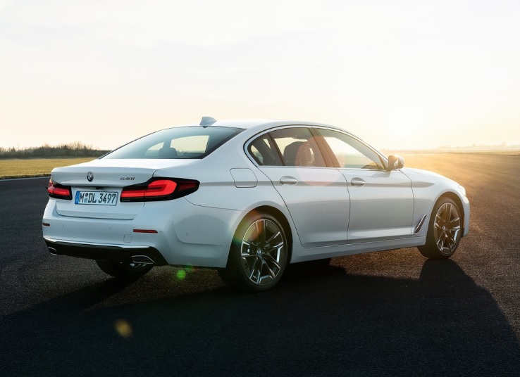 2021 BMW 5 Serisi 520d 2.0 xDrive 190 HP Special Edition M Sport Steptronic Teknik Özellikleri, Yakıt Tüketimi
