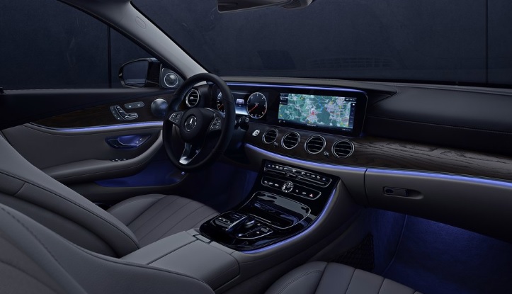 2020 Mercedes E Serisi E200d 1.6 AMG Karşılaştırması