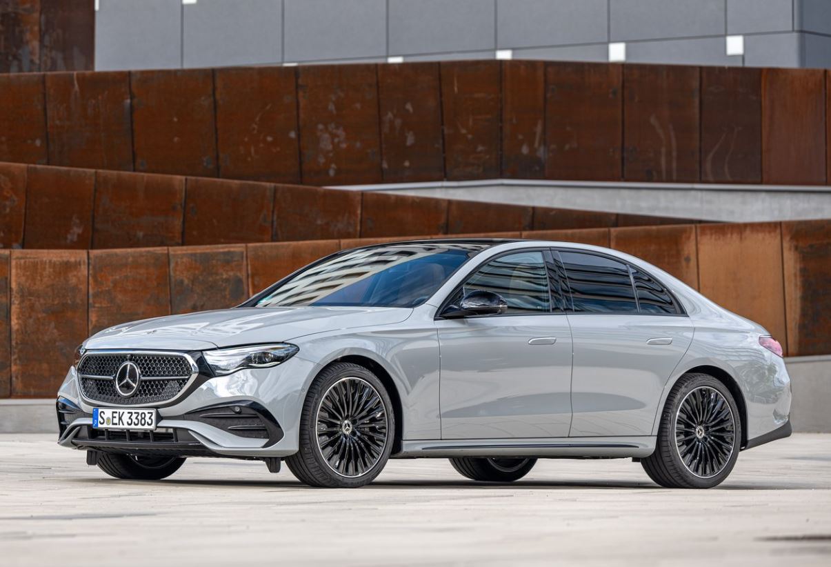 2024 Mercedes E Serisi E180 1.5 Edition Exclusive Karşılaştırması