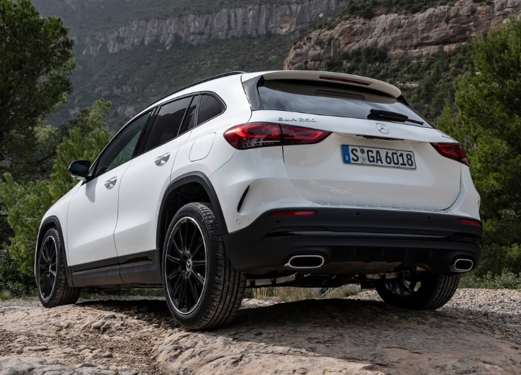 2020 Mercedes Yeni GLA GLA200 1.3 Progressive Karşılaştırması