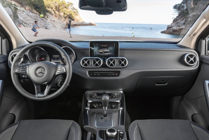 2017 Mercedes X-Class 220d 4x2 Pure X Karşılaştırması