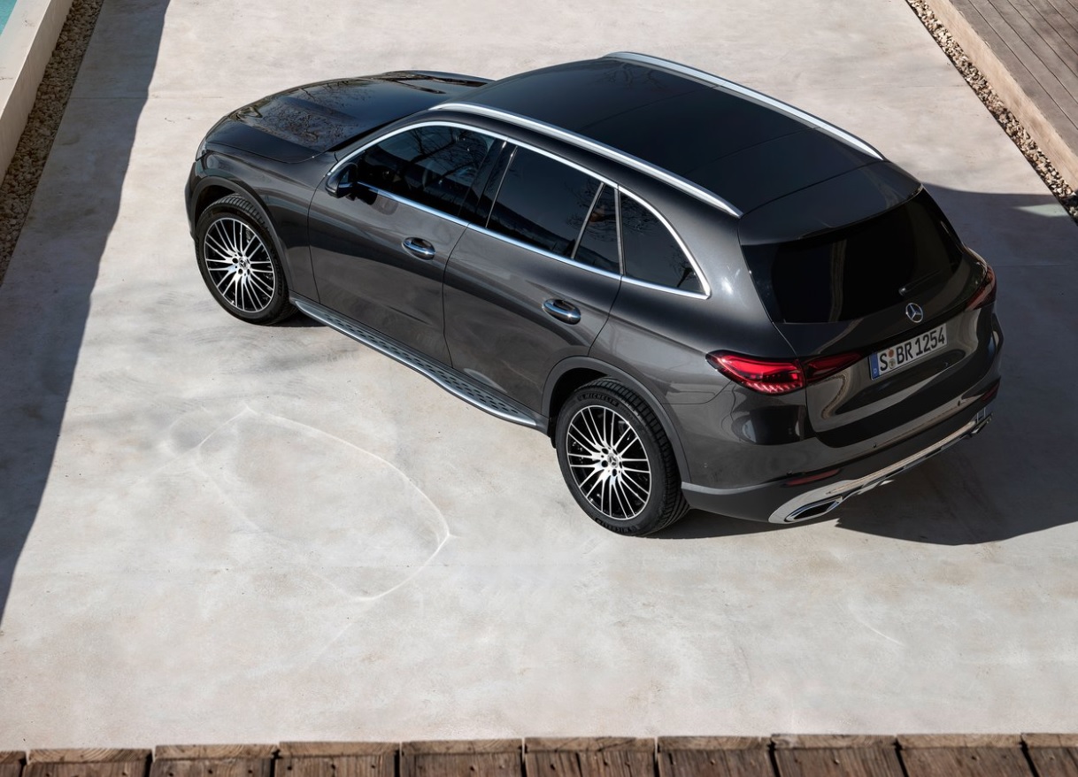 2023 Mercedes GLC 220d 2.0 Edition AMG Karşılaştırması