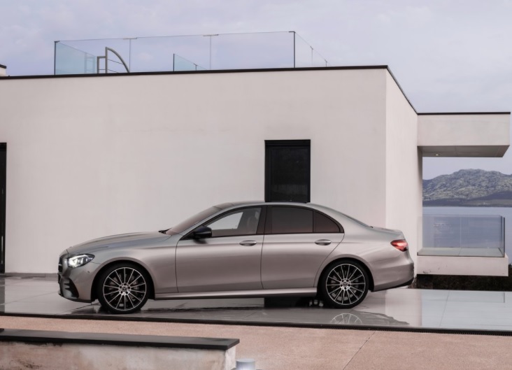 2022 Mercedes E Serisi E200d 1.6 AMG Karşılaştırması
